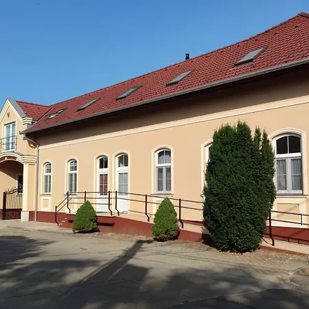 Orchidea Apartmanhaz