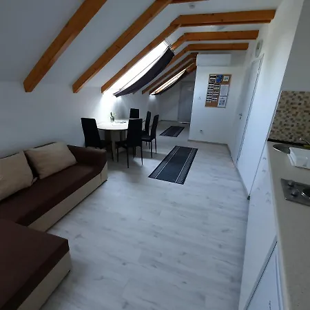 Apartment Orchidea Apartmanhaz