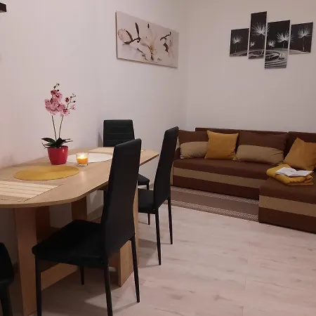 Διαμέρισμα Orchidea Apartmanhaz