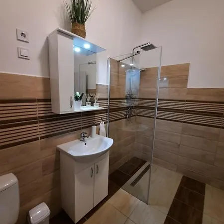Apartment Orchidea Apartmanhaz *