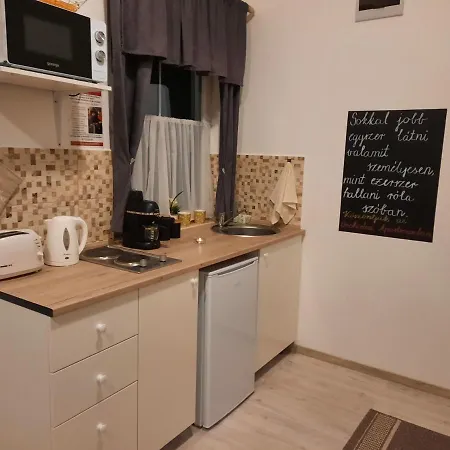 Apartment Orchidea Apartmanhaz *