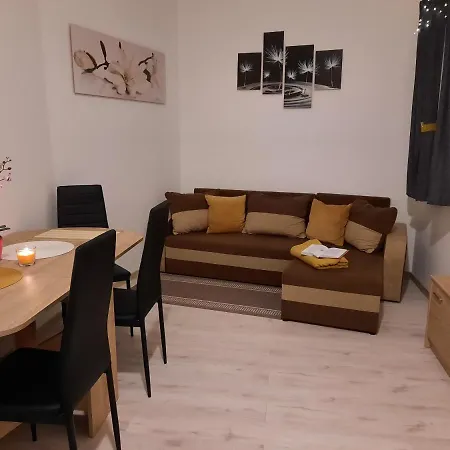 Orchidea Apartmanhaz * Gyomaendrod