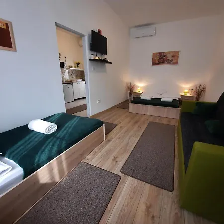Orchidea Apartmanhaz * Gyomaendrod