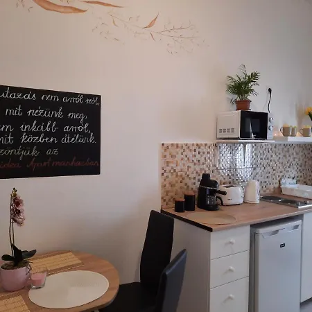 Orchidea Apartmanhaz *